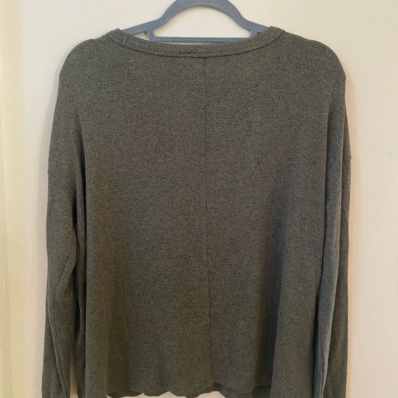 OLD NAVY WOMENS SLOUCHY V NECK OLIVE GREEN HEATHER SWEATER LIGHTWEIGHT COZY - Picture 5 of 5